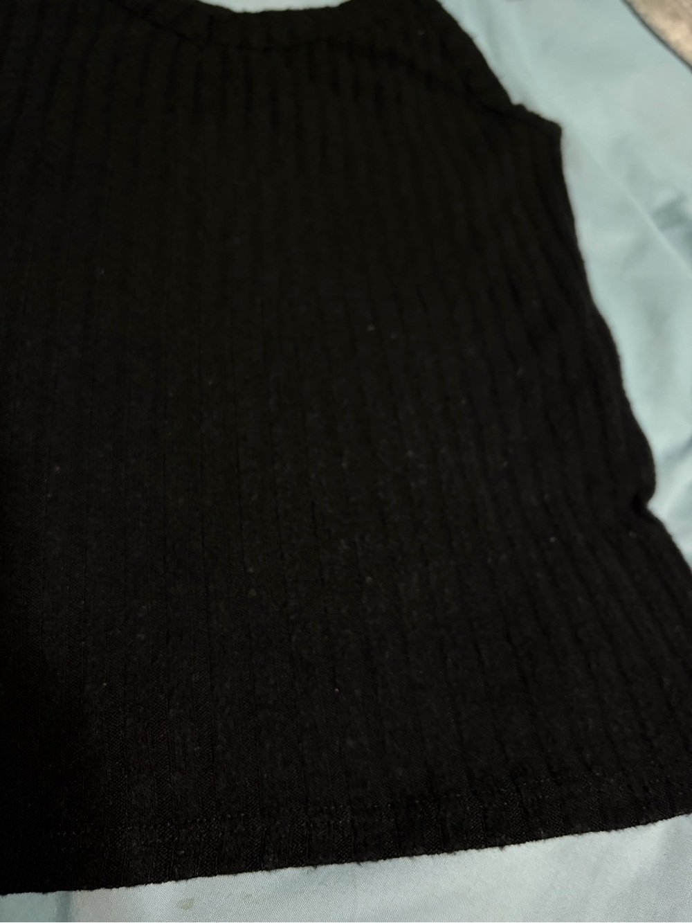 Black Ribbed V-Neck Tank - Picture 6 of 6